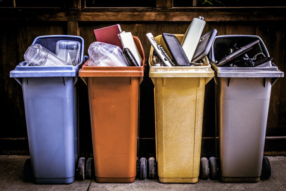 Recyclable banner material lifecycle